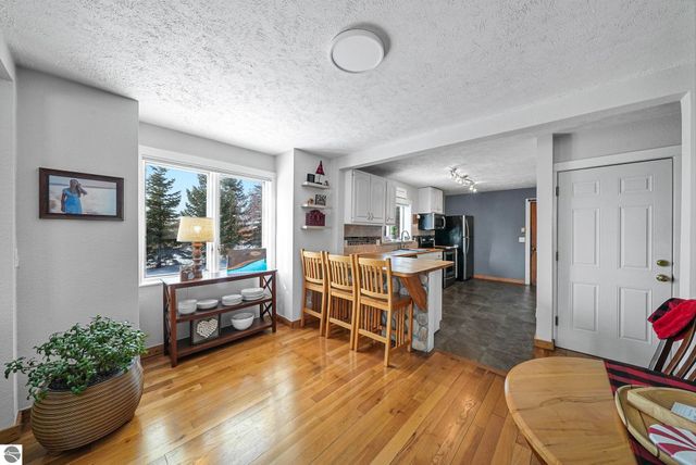 1189 Gray Road, Traverse City, MI 49684