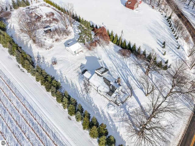 1189 Gray Road, Traverse City, MI 49684