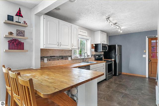 1189 Gray Road, Traverse City, MI 49684