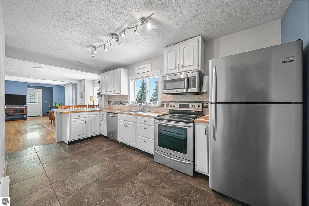 Image 8 of property listing at 1189 Gray Road, Traverse City, MI 49684