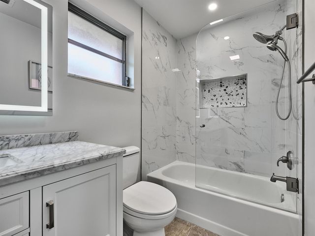 6067 Kings Gate Circle, Delray Beach, FL 33484