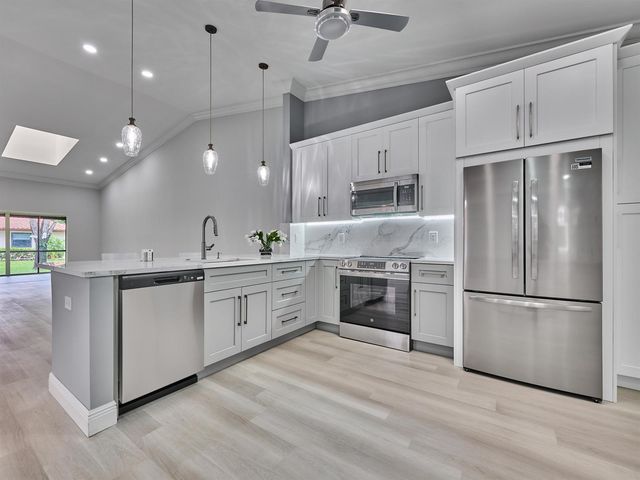 6067 Kings Gate Circle, Delray Beach, FL 33484