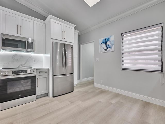 6067 Kings Gate Circle, Delray Beach, FL 33484
