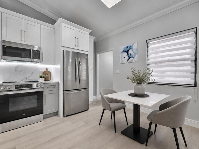 6067 Kings Gate Circle, Delray Beach, FL 33484