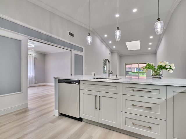 6067 Kings Gate Circle, Delray Beach, FL 33484