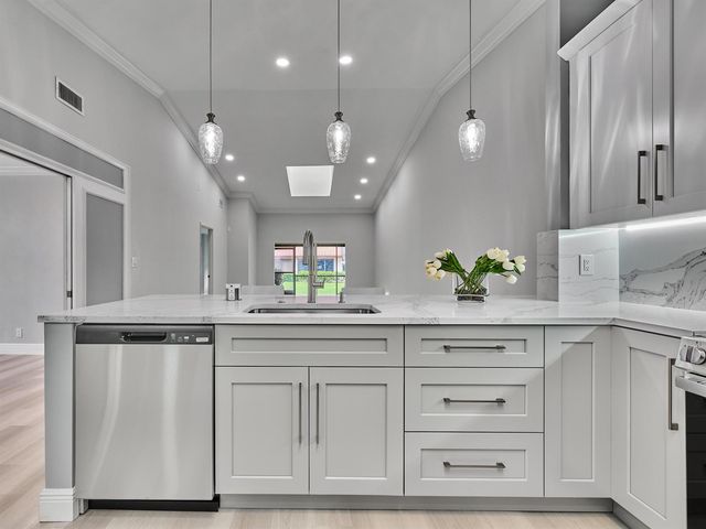 6067 Kings Gate Circle, Delray Beach, FL 33484
