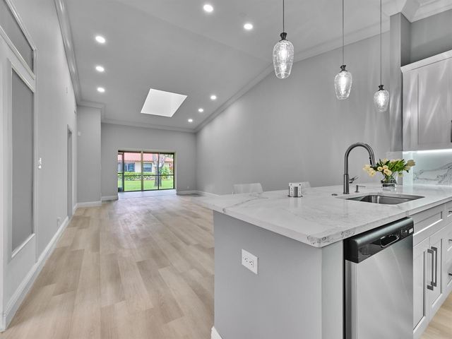 6067 Kings Gate Circle, Delray Beach, FL 33484