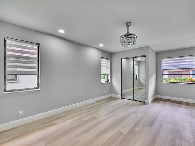 6067 Kings Gate Circle, Delray Beach, FL 33484