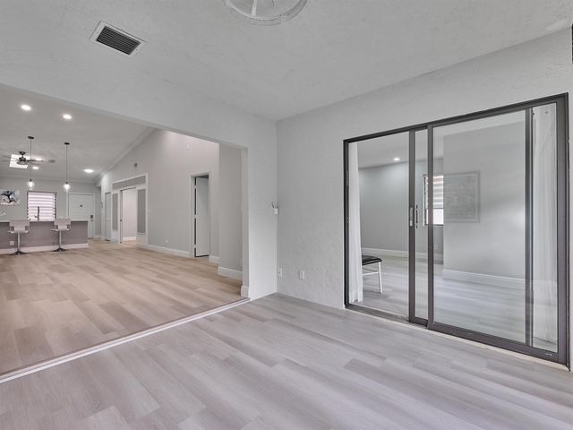 6067 Kings Gate Circle, Delray Beach, FL 33484