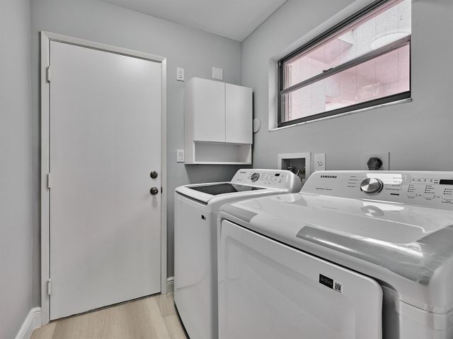 6067 Kings Gate Circle, Delray Beach, FL 33484