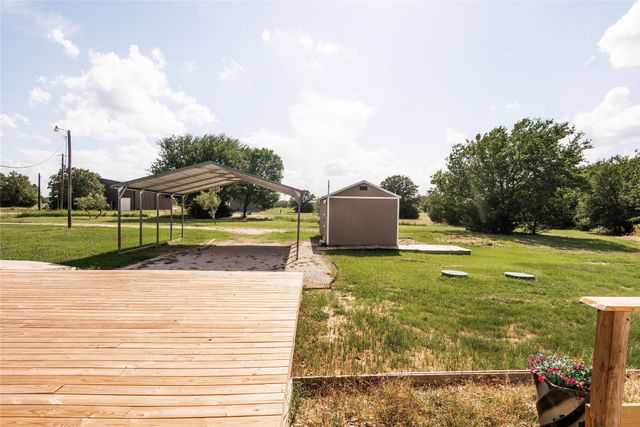 124 Greenhill Circle, Nocona, TX 76255