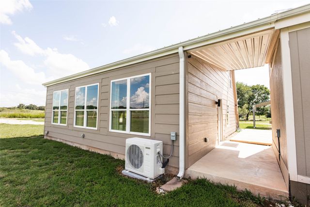 124 Greenhill Circle, Nocona, TX 76255