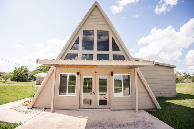 124 Greenhill Circle, Nocona, TX 76255