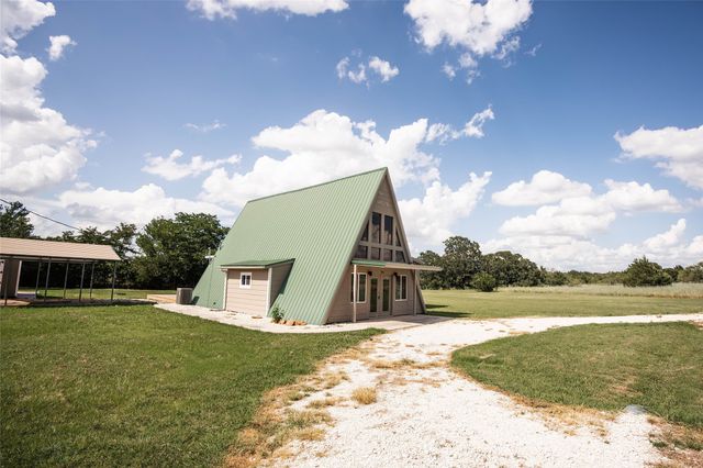 124 Greenhill Circle, Nocona, TX 76255