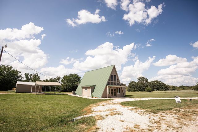 124 Greenhill Circle, Nocona, TX 76255