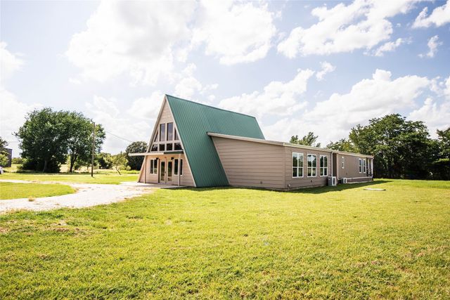 124 Greenhill Circle, Nocona, TX 76255