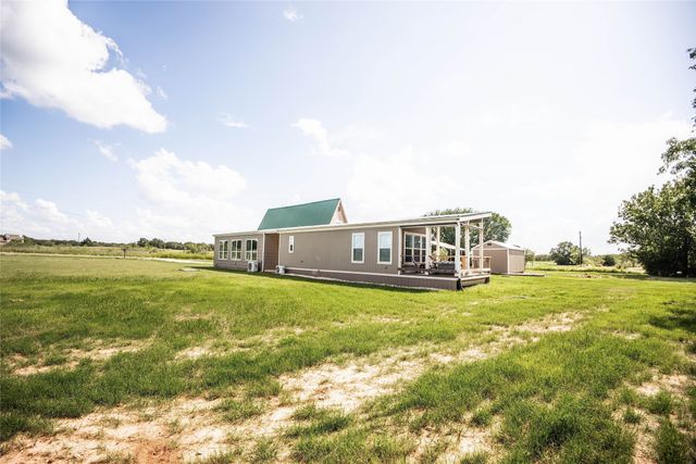 124 Greenhill Circle, Nocona, TX 76255