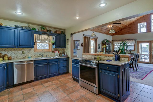 26141 Farm Road 1215, Golden, MO 65658