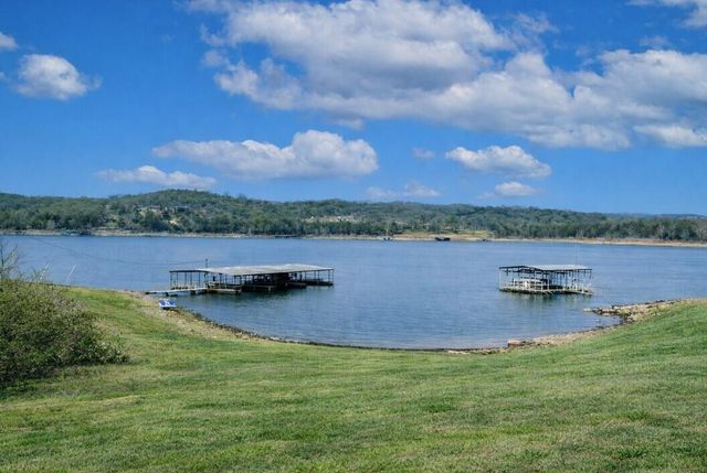 26141 Farm Road 1215, Golden, MO 65658