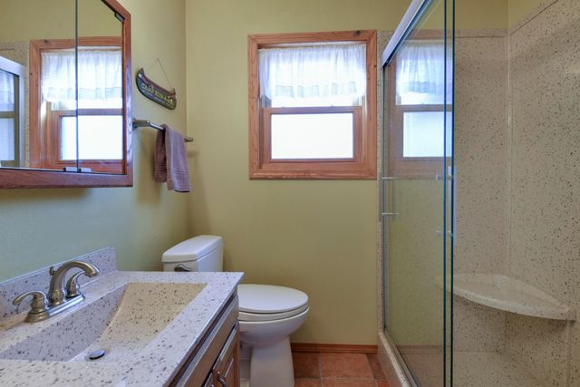 26141 Farm Road 1215, Golden, MO 65658