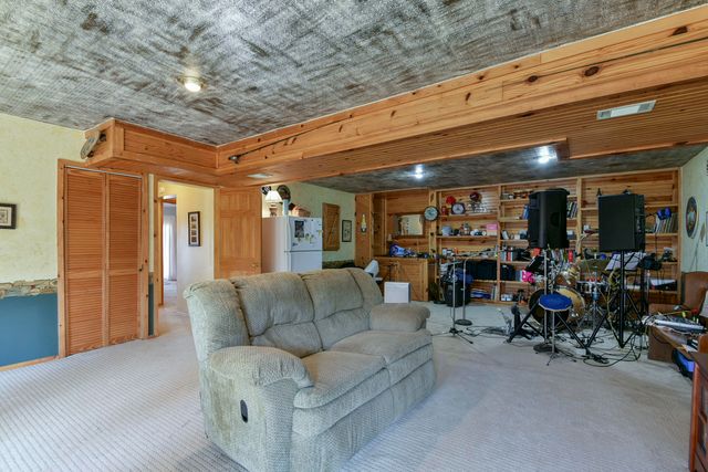 26141 Farm Road 1215, Golden, MO 65658