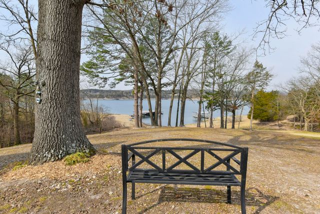 26141 Farm Road 1215, Golden, MO 65658