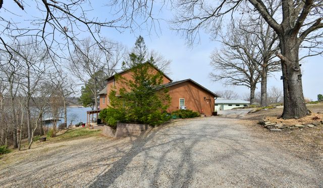 26141 Farm Road 1215, Golden, MO 65658