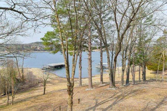 26141 Farm Road 1215, Golden, MO 65658