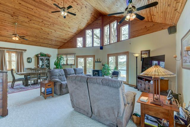 26141 Farm Road 1215, Golden, MO 65658