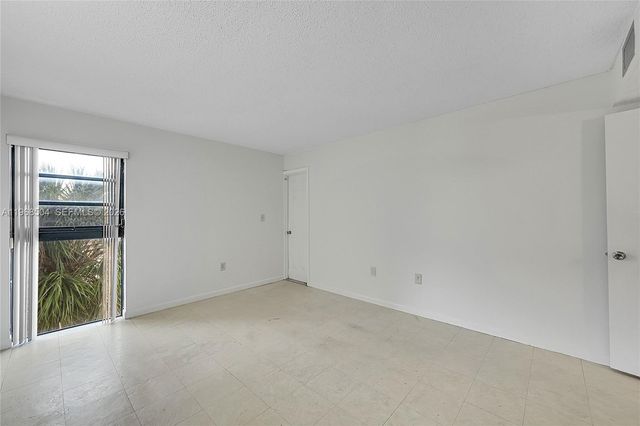 650 NE 149th Street 406A, Miami, FL 33161