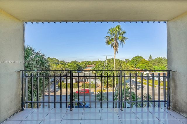 650 NE 149th Street 406A, Miami, FL 33161