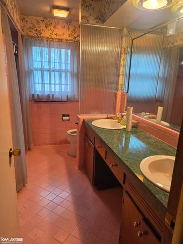 20850 Crowley Street, St Clair Shores, MI 48081