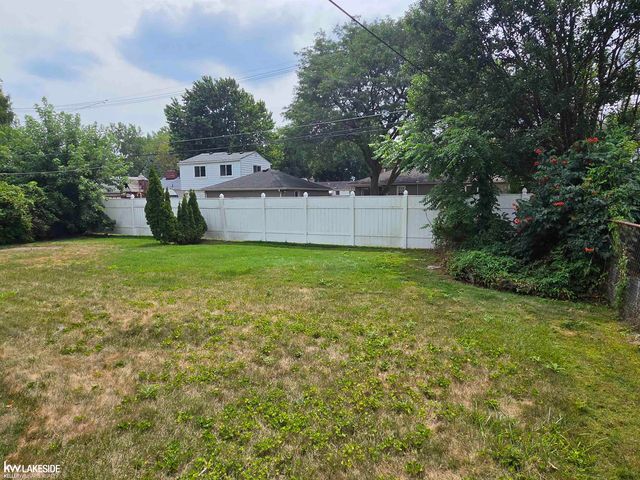 20850 Crowley Street, St Clair Shores, MI 48081