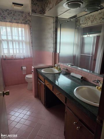 20850 Crowley Street, St Clair Shores, MI 48081