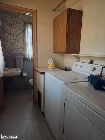 20850 Crowley Street, St Clair Shores, MI 48081