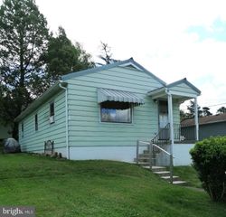 732 BLASSER ST, Millersburg, PA 17061
