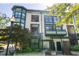 1371 Ne ORENCO STATION Pkwy 8, Hillsboro, OR 97124