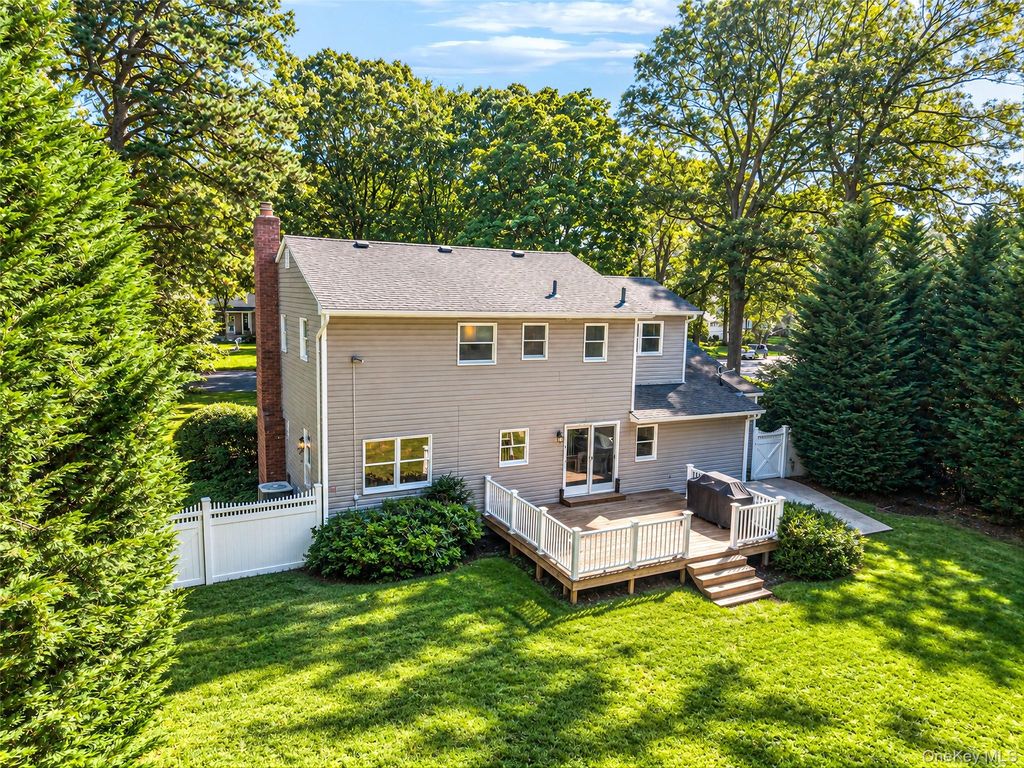 16 Dogwood Drive, Smithtown, NY 11787 — photo 5