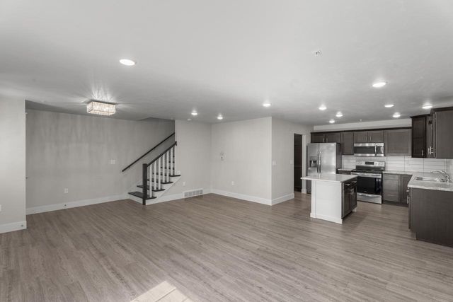 228 S JACKSON STREET, Green Bay, WI 54301