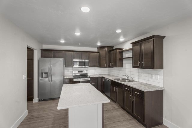 228 S JACKSON STREET, Green Bay, WI 54301