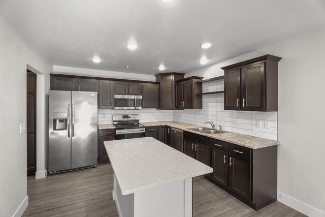228 S JACKSON STREET, Green Bay, WI 54301