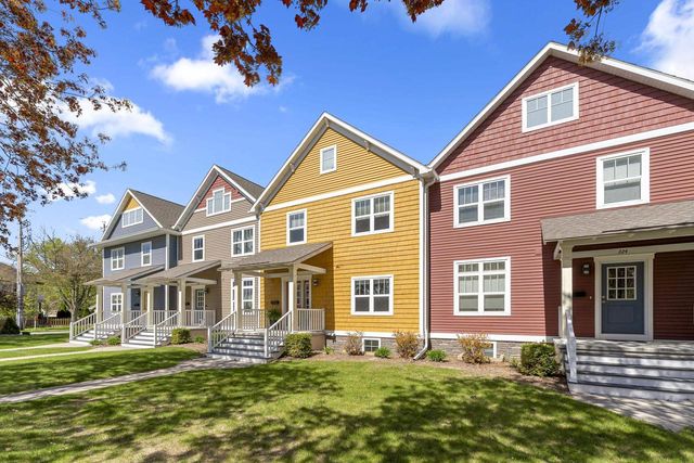 228 S JACKSON STREET, Green Bay, WI 54301