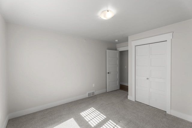 228 S JACKSON STREET, Green Bay, WI 54301