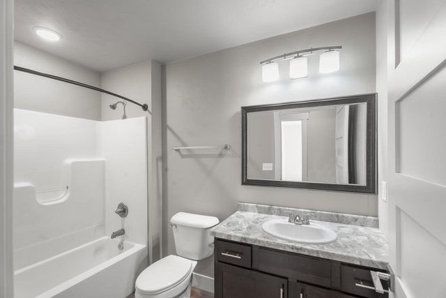 228 S JACKSON STREET, Green Bay, WI 54301