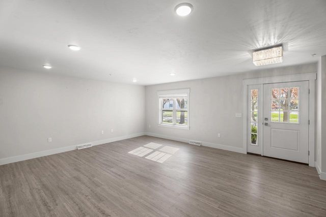 228 S JACKSON STREET, Green Bay, WI 54301