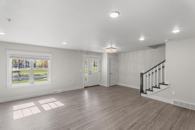 228 S JACKSON STREET, Green Bay, WI 54301