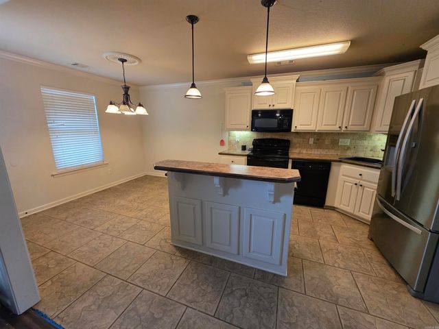 37 Green Apple Drive, Ward, AR 72176