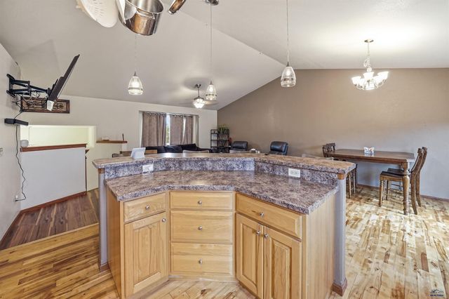 10175 LARAMIE LN, Summerset, SD 57718