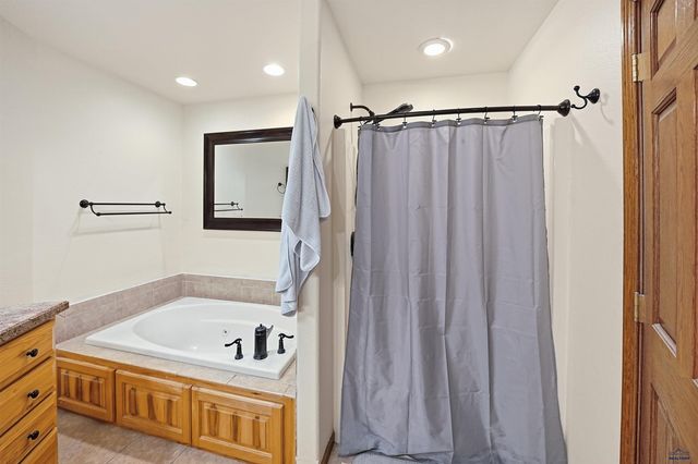 10175 LARAMIE LN, Summerset, SD 57718