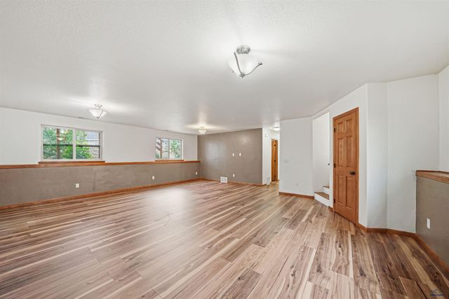 10175 LARAMIE LN, Summerset, SD 57718